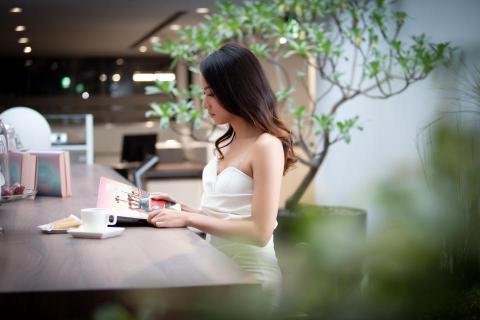 藝化工作室 - 2018環亞美神慈善月曆