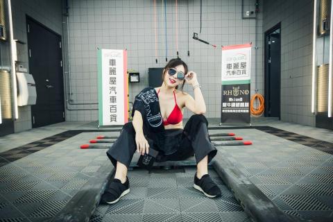 藝化工作室 - 2018環亞美神慈善月曆