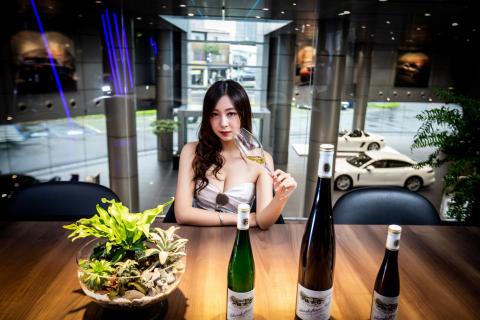 藝化工作室 - 2018環亞美神慈善月曆