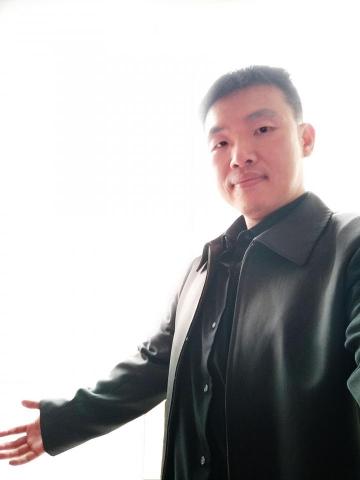 提供錄影燈服務的專家吳鎮玗