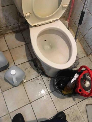 個人 - 這個廁所簡直考驗專業人士一般人可能要花很多時間才能完成