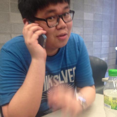 提供營養補充品服務的專家林柏辰