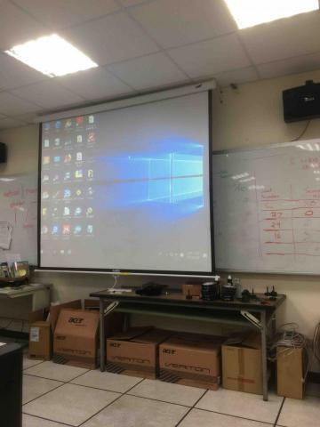 陳滄彬 - 投影機&布幕安裝