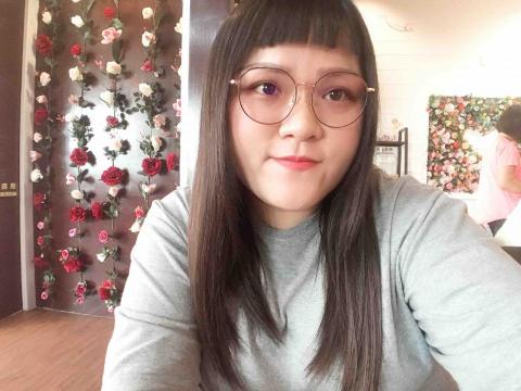 提供高雄會計服務的專家潘小姐