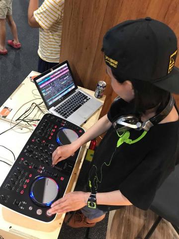 DJ Badhumorr - 台中健身房開幕表演
2019.09.12