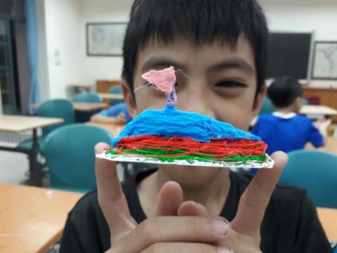 楊文嘉 - 南科中學國小部3D筆課程