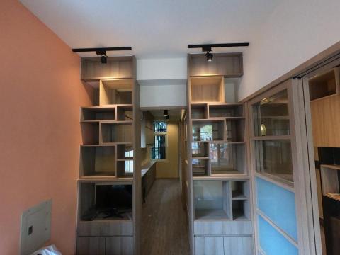 典築居設計x緯日工程 - 南京東路 透天翻修
房屋是長形的 做了很多系統櫃跟方便收納的各種設計 節省很多空間 讓整體看起來舒服乾淨