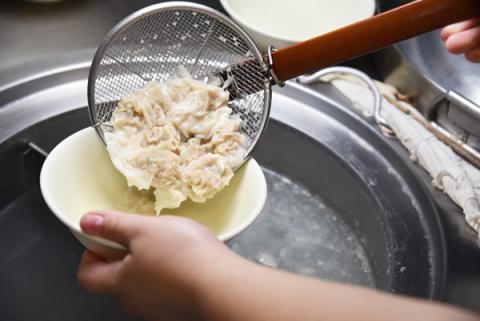 史蒂芬金創意設計 - 趙壽山-里港餛飩拍攝03