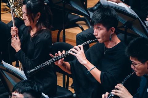 吳鵬飛 - 2019/08/23於高雄衛武營演出貝多芬第五號交響曲並擔任第一部雙簧管。