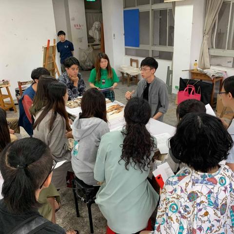 張淳皓 - 於國立清華大學藝術與設計學系教授油畫課