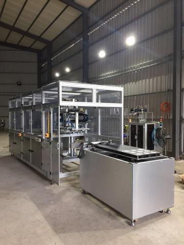 繹興機械股份有限公司 EZpack Co., Ltd. - 客製面板業軟膜移載產線
*面板移載
