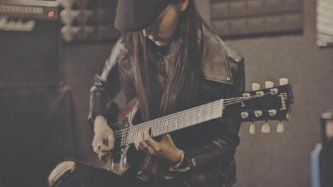 Alan Luan - 本身是錄音室吉他手,電吉他/木吉他教學,曲風想學的都可以提問,定期會拍吉他演奏影片.