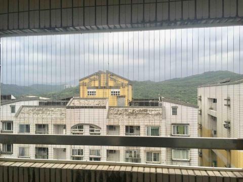 非釩門窗 - 隱形鐵窗