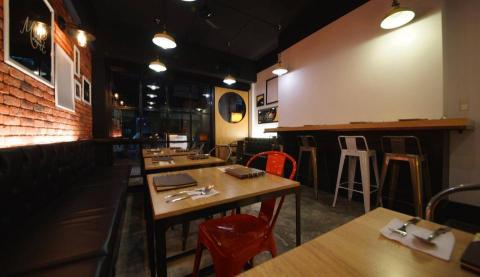 國彰室內裝修工程有限公司 - 高雄＿美式餐廳