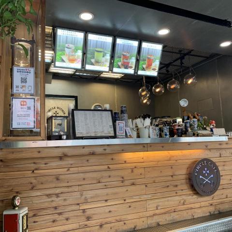 陳瑋琪 - 餐飲飲料店整合行銷設計，小至平面大至店面整體規劃設計施工一手包辦，打造高競爭力排隊店