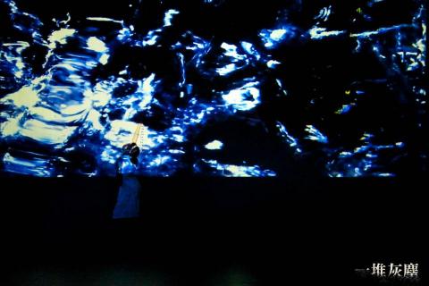 鄭兆為 - 劇場製作 - 現場投影