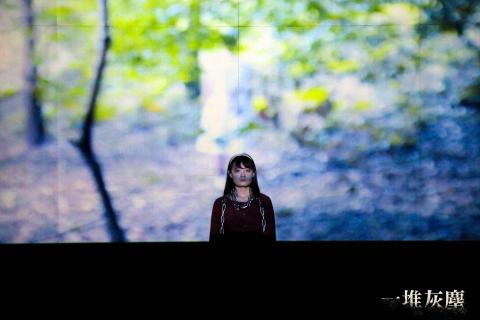 鄭兆為 - 劇場製作 - 現場投影