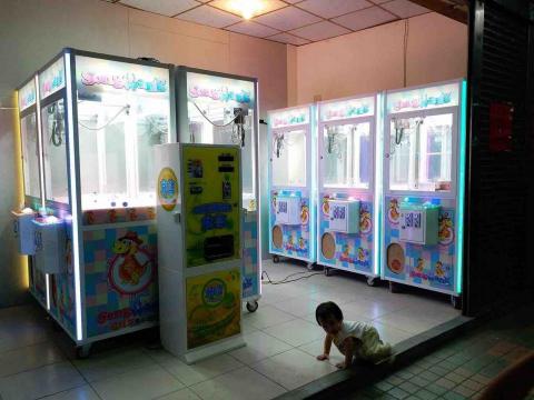 沐藝室內裝修設計有限公司 - 案件：選物販賣裝潢案
地點：新北樹林
內容：整間裝潢設計

更多作品，請FB搜尋「沐藝室內裝修有限公司」
https://m.facebook.com/muyidesign.co.ltd/