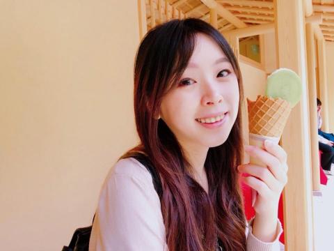 提供服裝服務的專家Flora.Lin