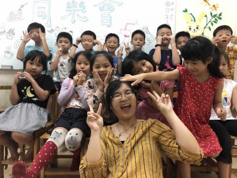 陳誼平 - 快樂童年班的寶貝們～