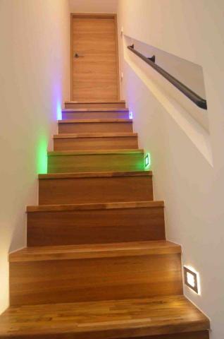 超崴企業有限公司 - 