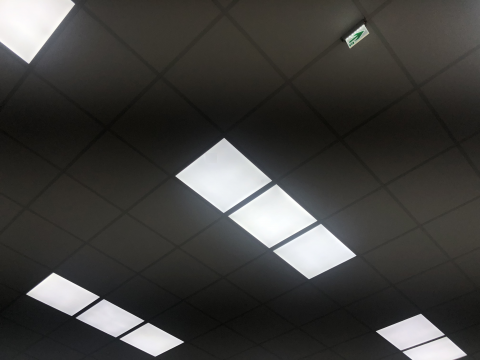 群昌達科技 - 廠辦輕鋼架平板燈