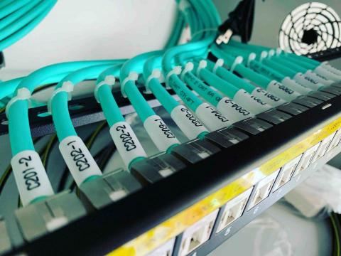 快訊機電工程有限公司 - Panel配置