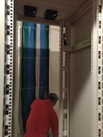 冠信通訊有限公司 - 大型機房施工，後期收線施工