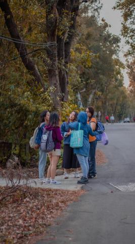 個人工作室 - 學生活動側拍，陰天接近傍晚時
