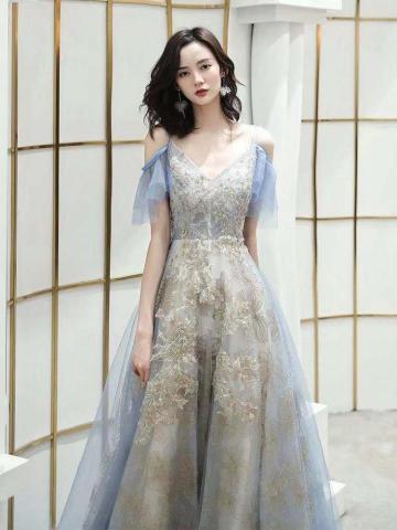 提供禮服服務的專家吳怡萱