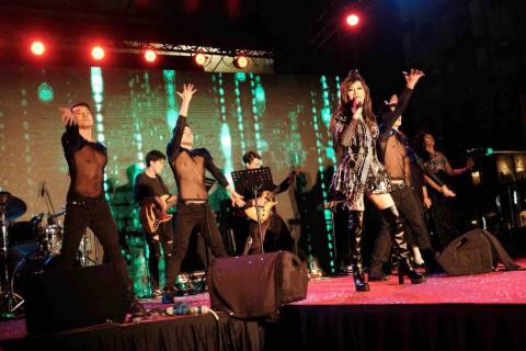 吉他教學 - 尾牙活動演出