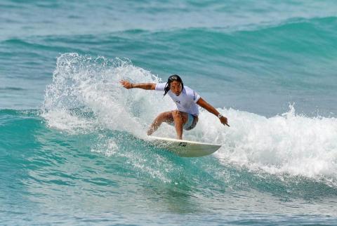 牧羊人衝浪教學 - 四面環海的臺灣是衝浪的天堂，雖然沒有滔天巨浪，但很適合享受衝浪