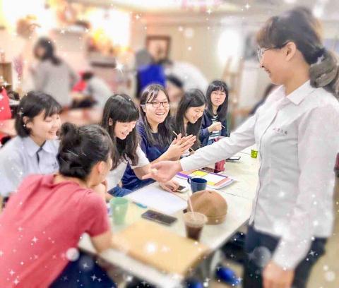 新竹市私立亞霏美術技藝短期補習班 - 