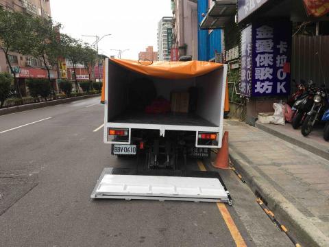北漂企業社 - 3.49噸貨車
空間大能盡量幫客人把東西疊好疊滿