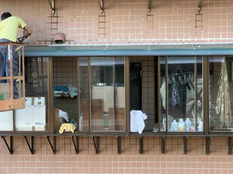 正承鐵工工程行 - 施作採光罩