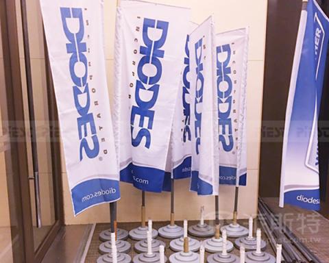 派斯特設計印刷 - 【展覽/展場CI視覺應用、活動佈置、招牌、戶外視覺、車體廣告、背板、輸出、施工】
擅長於品牌視覺呈現、CIS規劃、平面設計、商業廣告、
網頁設計、包裝設計、
菜單設計、會場佈置、設計品牌創意、賣場設計、FB代操、活動EDM設計...。
●網站:www.piest.com.tw
●信箱:pkunshuo@gmail.com
●官方Line: @ulq8299m
●行動:0955-252-515彭R 派斯特設計印刷 - 【展覽/展場CI視覺應用、活動佈置、招牌、戶外視覺、車體廣告、背板、輸出、施工】
擅長於品牌視覺呈現、CIS規劃、平面設計、商業廣告、
網頁設計、包裝設計、
菜單設計、會場佈置、設計品牌創意、賣場設計、FB代操、活動EDM設計...。
●網站:www.piest.com.tw
●信箱:pkunshuo@gmail.com
●官方Line: @ulq8299m
●行動:0955-252-515彭R