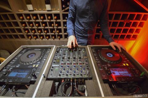 FRENCH TOUCH EVENTS LTD TAIWAN - DJ @ WINE Discovery November 2018 (Sound & Light design)