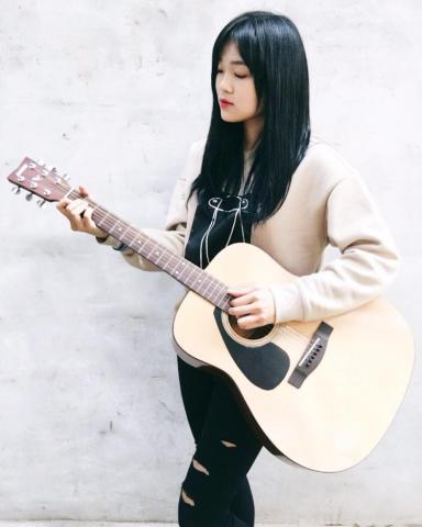 一生弦命 吉他烏克工作室  - 韋淳老師