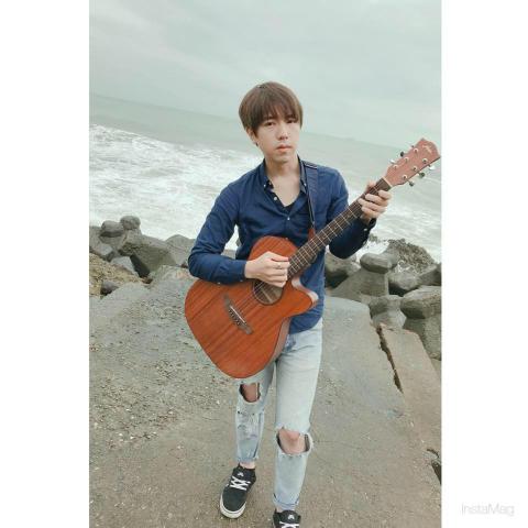 一生弦命 吉他烏克工作室  - 錦錦老師