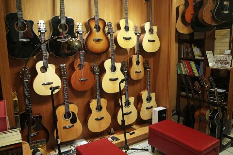 雷雷軒音樂教室（台北市政府站4號出口） - 