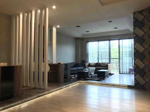 登品設計-翁小姐 - 
