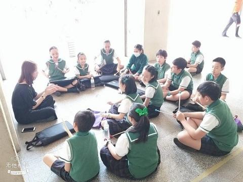 許庭瑋 - 國中、國小打擊樂團參加台北市音樂比賽榮獲優等第一