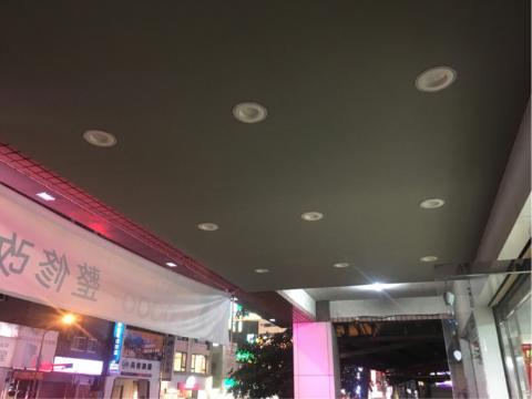 宸恩油漆整修工程 - 店面跳色上漆