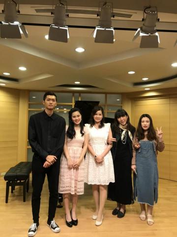 APPLE - 出席鋼琴發表會