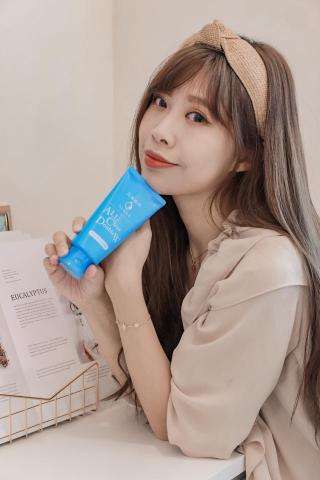 黃靖芳 - 洗面乳圖文撰寫