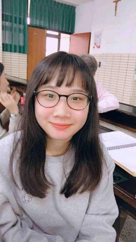 侯雅雯 - 我☺️