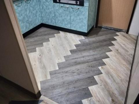 專業地板施工 - 跳色貼