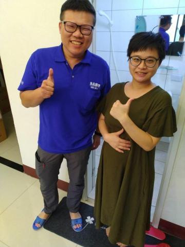 良品大師-地板防滑-台中大里區分店 - 與施作場所客戶合照