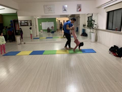 小朱老師 - 倒立訓練與確保