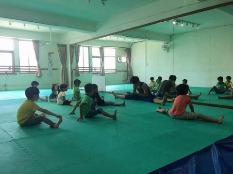 小朱老師 - 伸展熱身